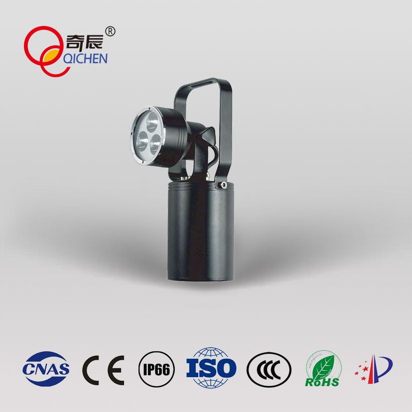 便携式多功能磁力强光灯QC560A